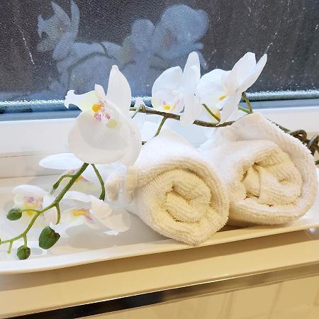 Studio Apartment The Den Colnbrook Ngoại thất bức ảnh