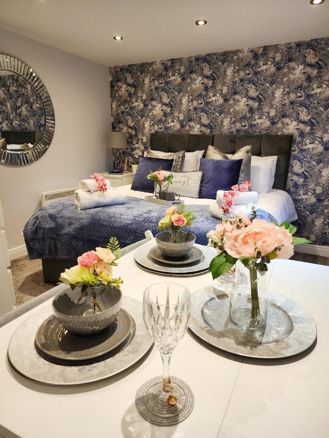 Studio Apartment The Den Colnbrook Ngoại thất bức ảnh