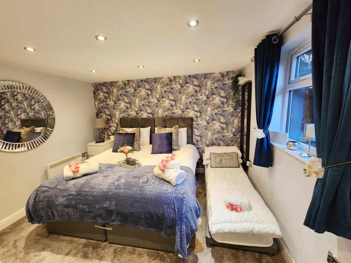 Studio Apartment The Den Colnbrook Ngoại thất bức ảnh