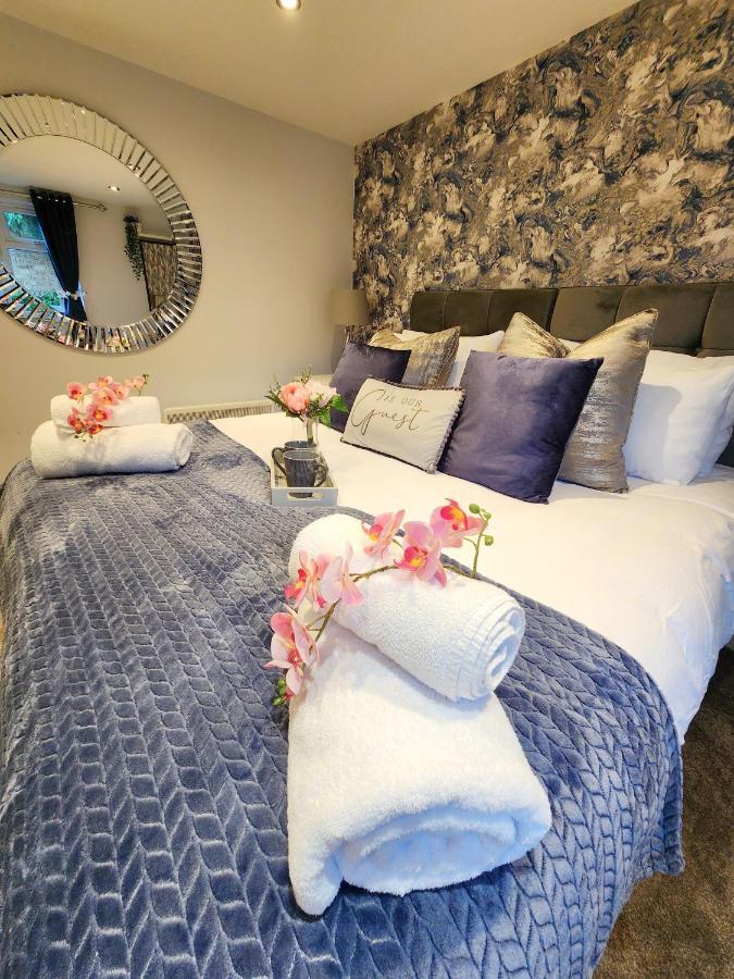 Studio Apartment The Den Colnbrook Ngoại thất bức ảnh